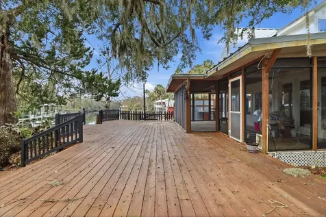 5415 Riverside Drive Yankeetown FL 34498