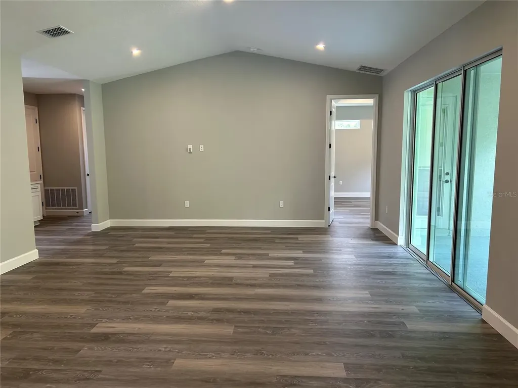 8038 N Voyager Drive Dunnellon FL 34433