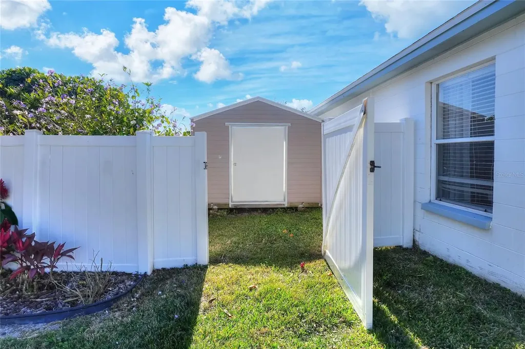 412 Emerald Cove Loop Lakeland FL 33813