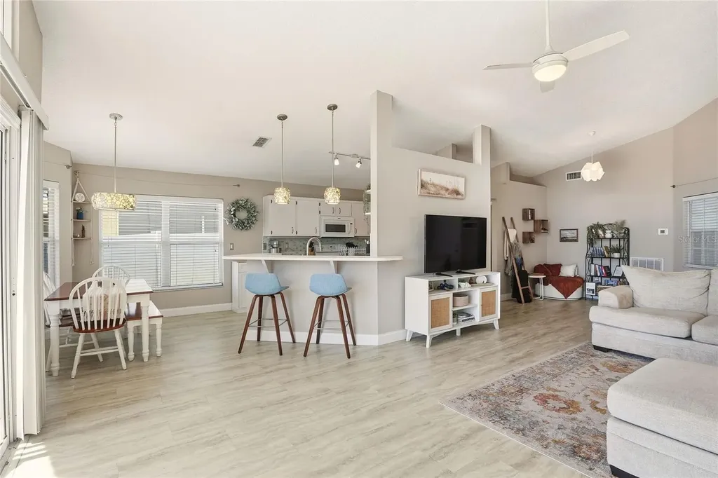 412 Emerald Cove Loop Lakeland FL 33813
