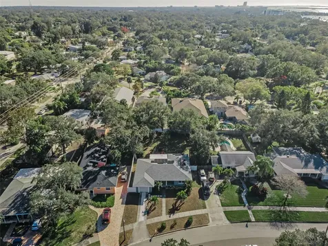 245 Garden Circle S Dunedin FL 34698
