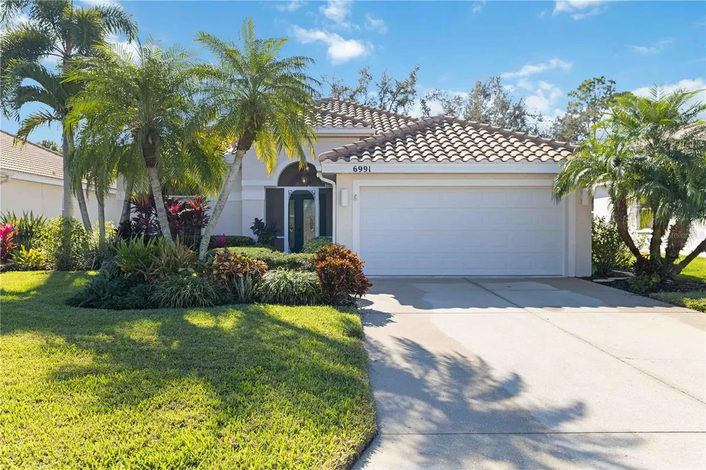 6991 Superior Street Circle Sarasota FL 34243