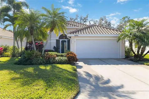 6991 Superior Street Circle Sarasota FL 34243