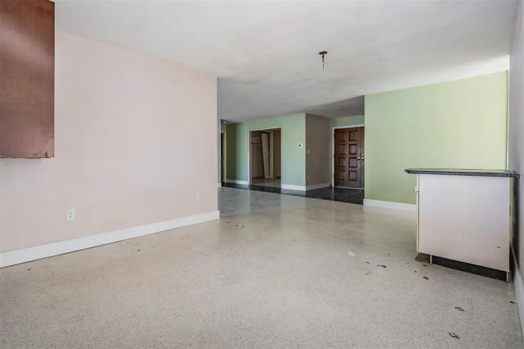 1854 Dolphin Boulevard S St Petersburg FL 33707