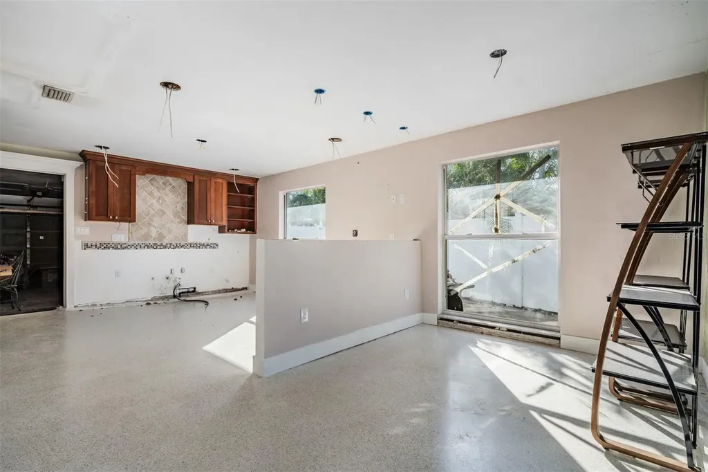1854 Dolphin Boulevard S St Petersburg FL 33707