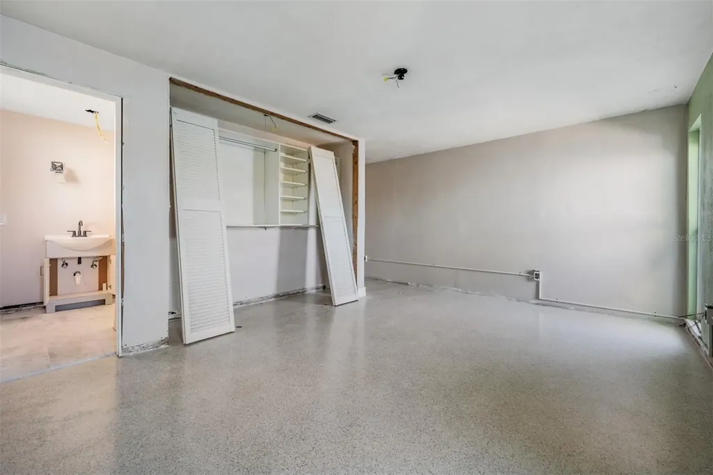 1854 Dolphin Boulevard S St Petersburg FL 33707