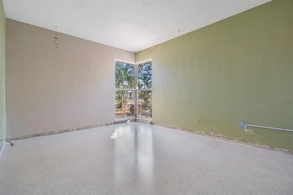 1854 Dolphin Boulevard S St Petersburg FL 33707