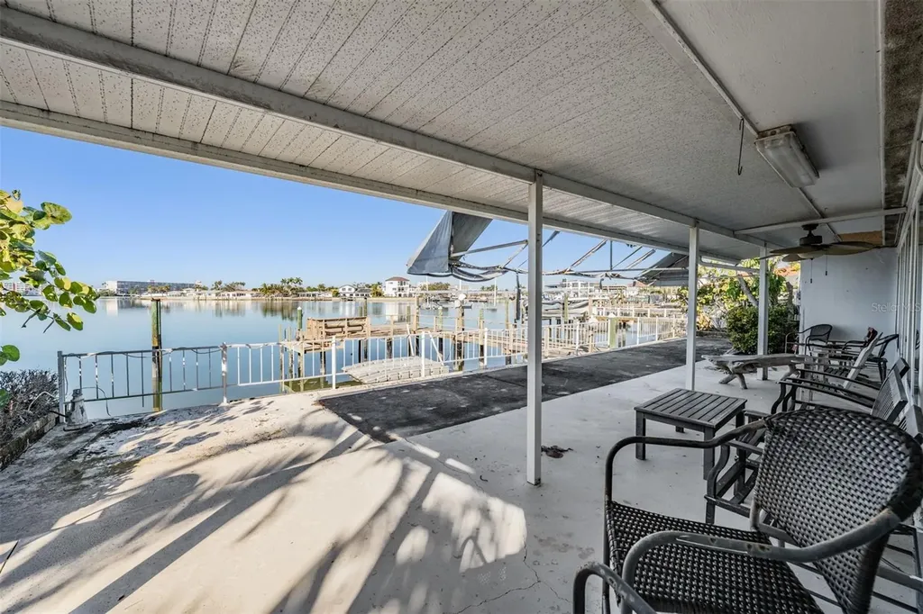 1854 Dolphin Boulevard S St Petersburg FL 33707