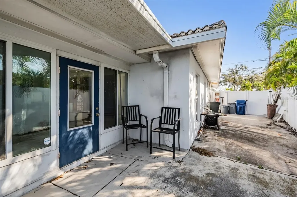 1854 Dolphin Boulevard S St Petersburg FL 33707