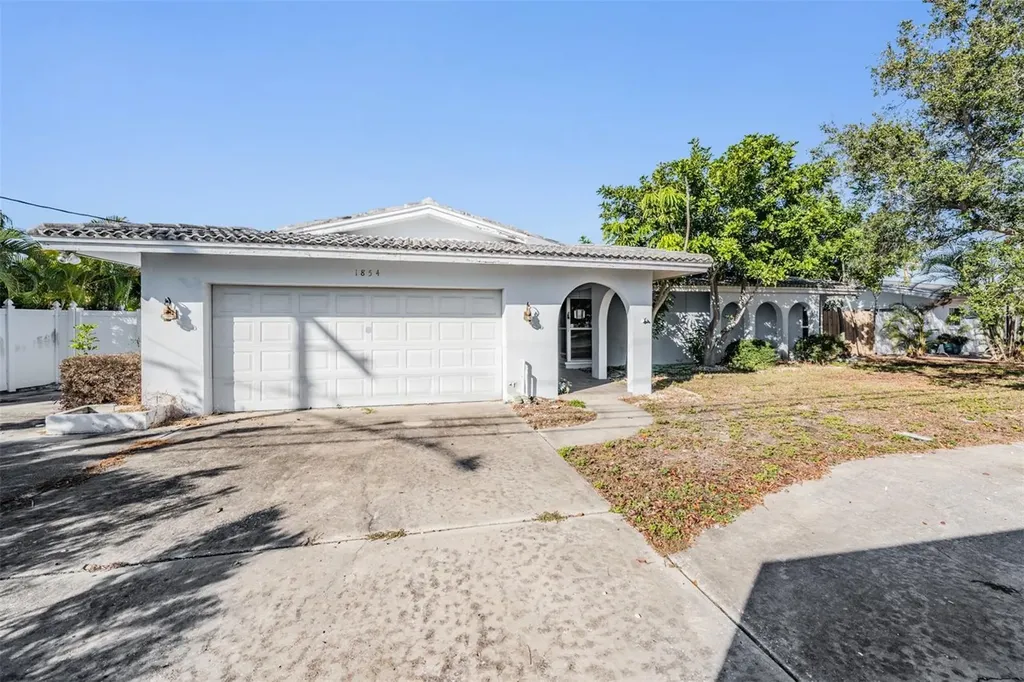 1854 Dolphin Boulevard S St Petersburg FL 33707