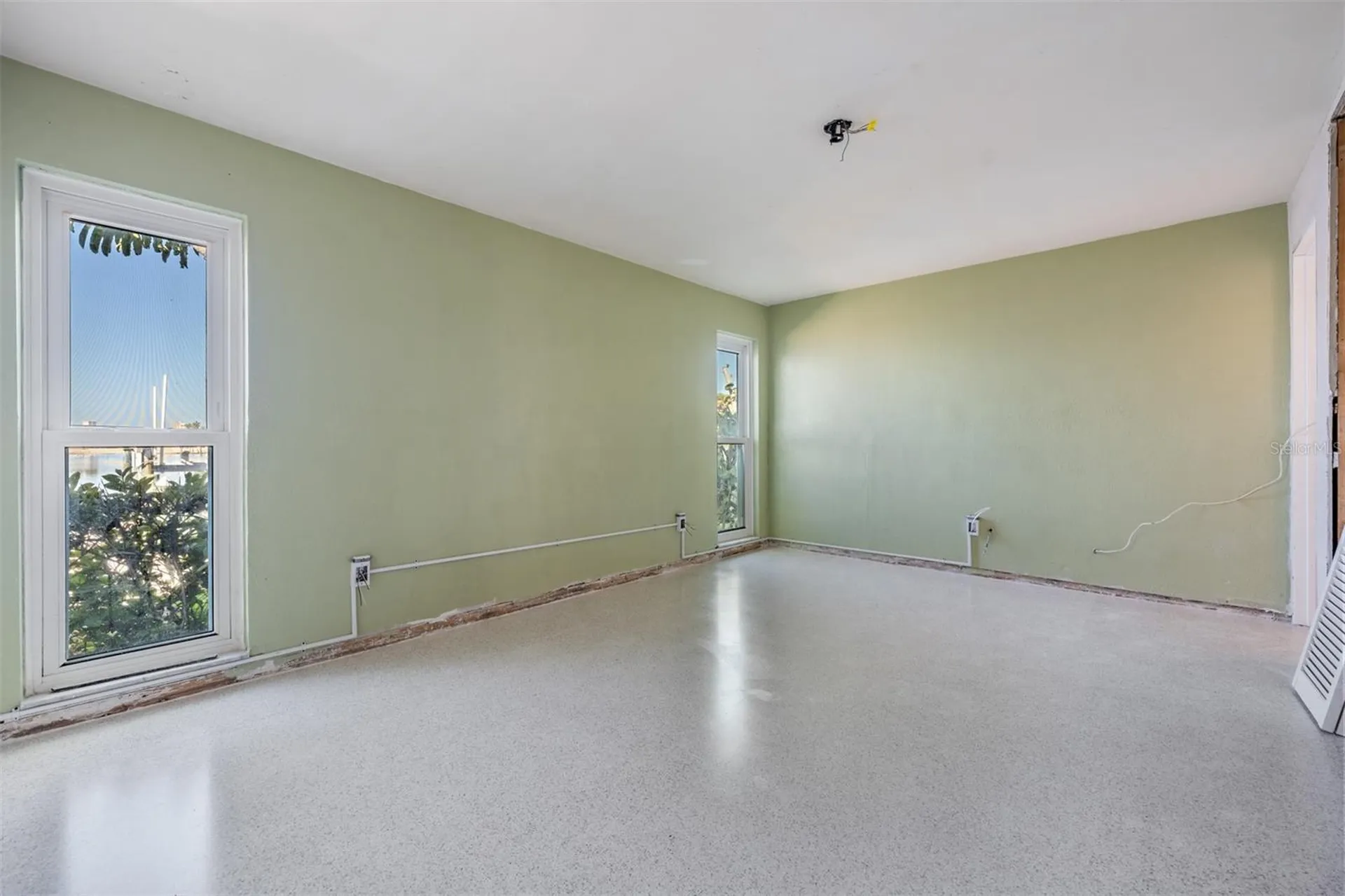 1854 Dolphin Boulevard S St Petersburg FL 33707