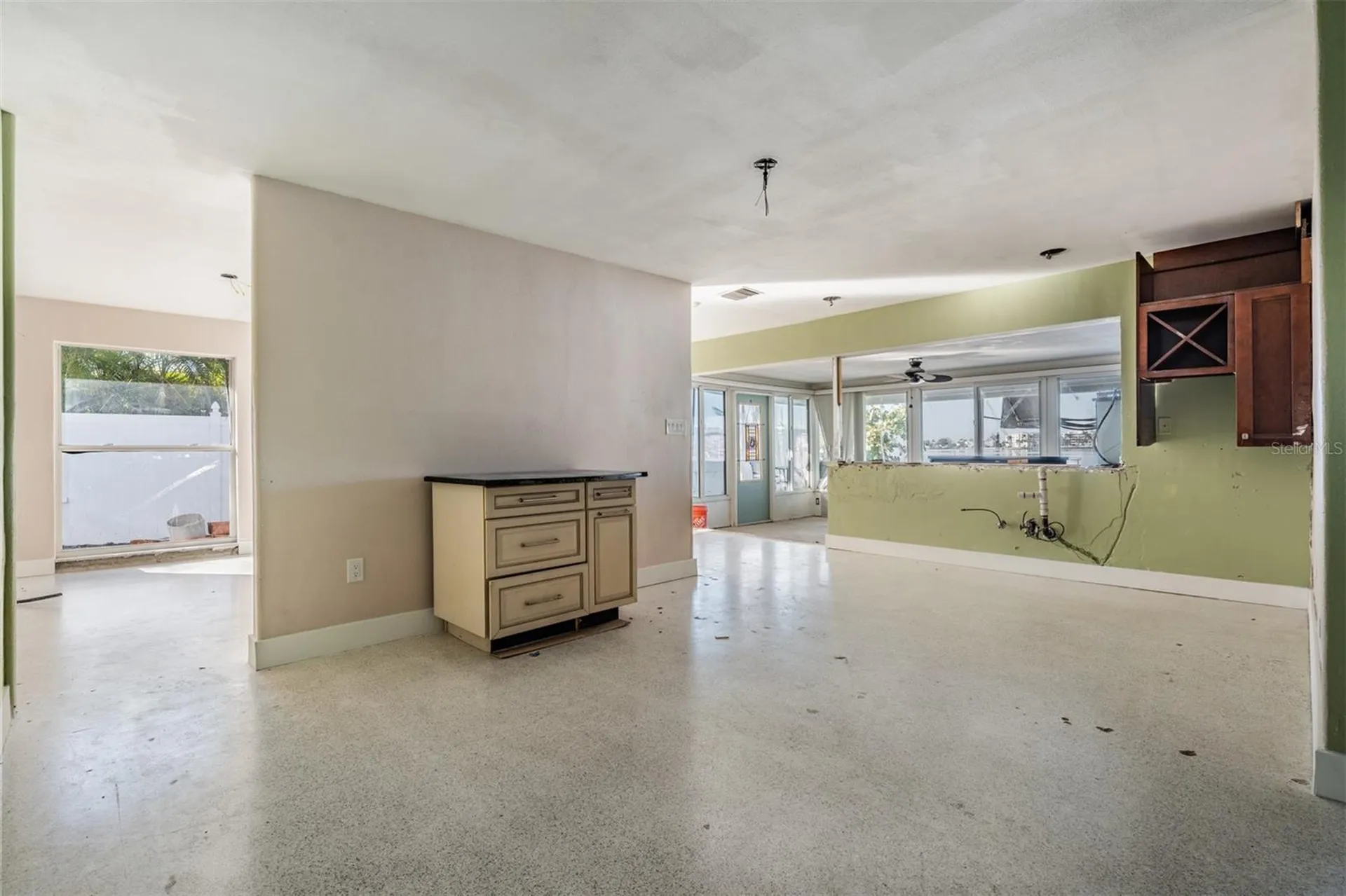 1854 Dolphin Boulevard S St Petersburg FL 33707