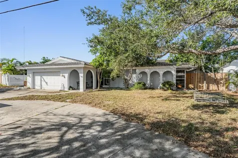 1854 Dolphin Boulevard S St Petersburg FL 33707
