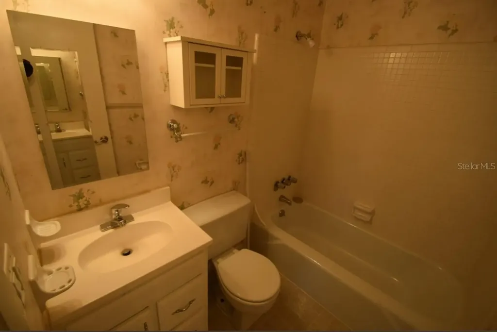 1920 E Edgewood Drive Lakeland FL 33803