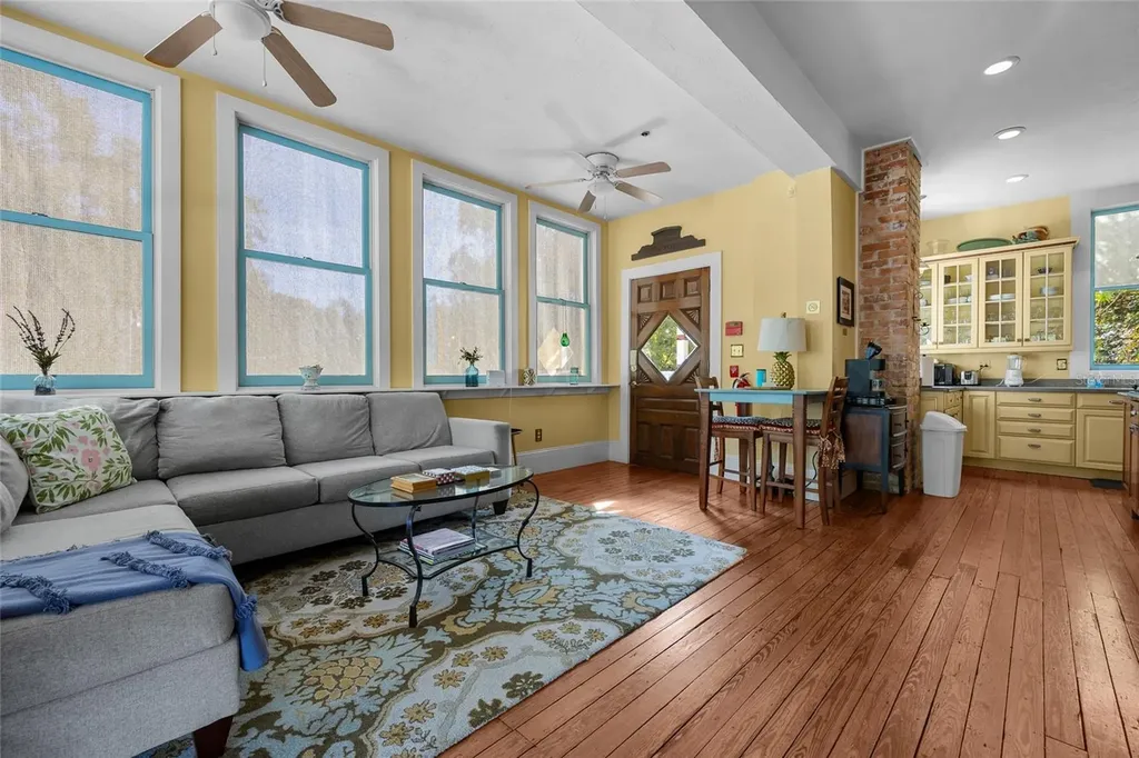 221 SE 7th Street Gainesville FL 32601