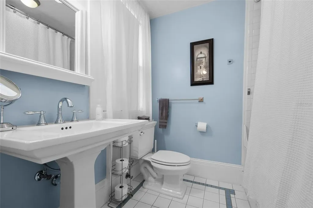 221 SE 7th Street Gainesville FL 32601