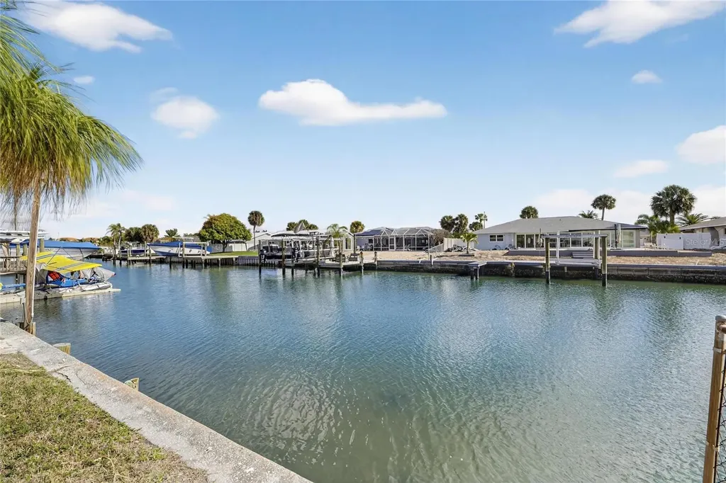 6307 Cottonwood Lane Apollo Beach FL 33572