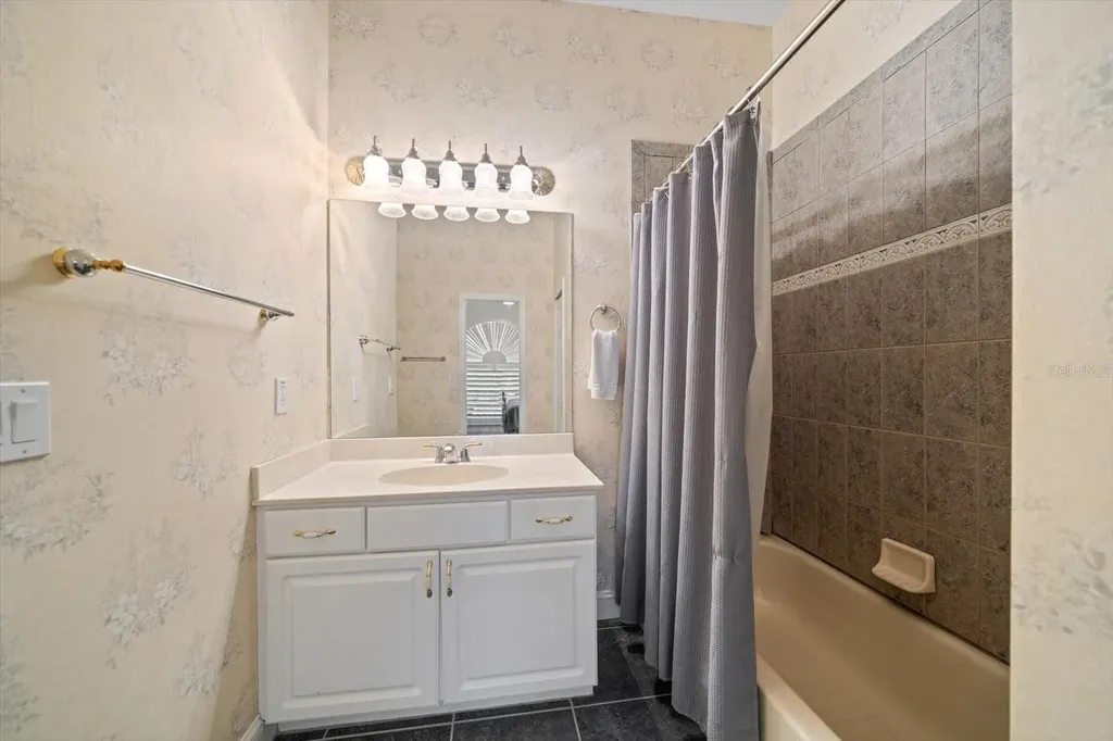 5243 Foxhunt Drive Wesley Chapel FL 33543
