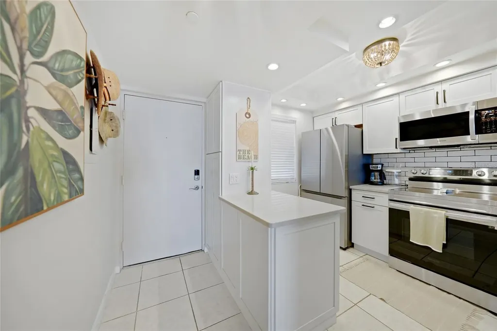 1591 Beach Road Englewood FL 34223