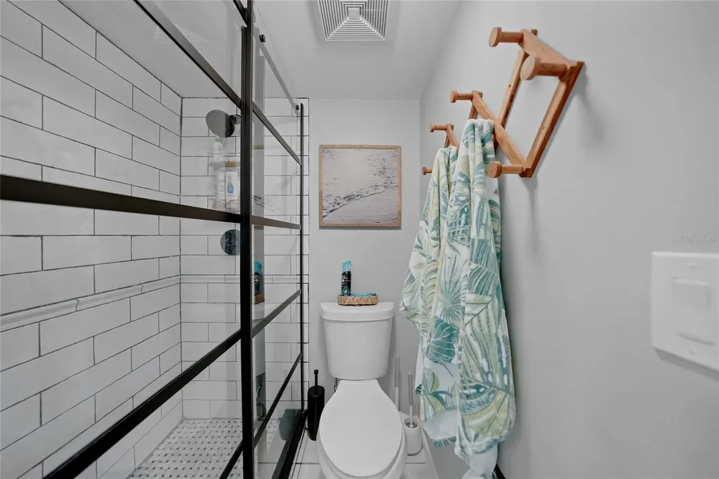 1591 Beach Road Englewood FL 34223