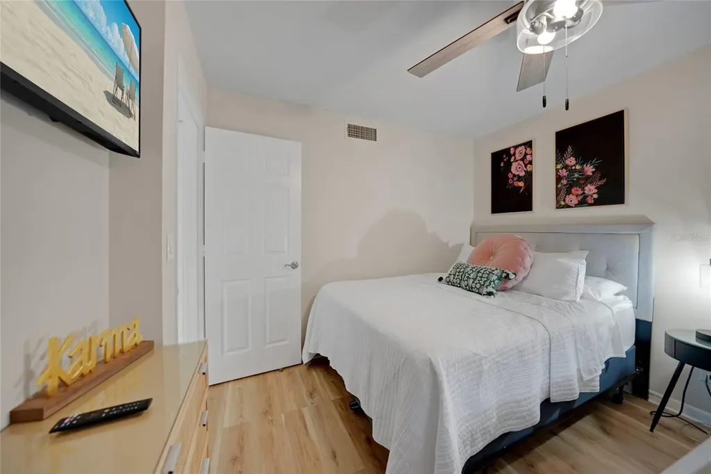 1591 Beach Road Englewood FL 34223