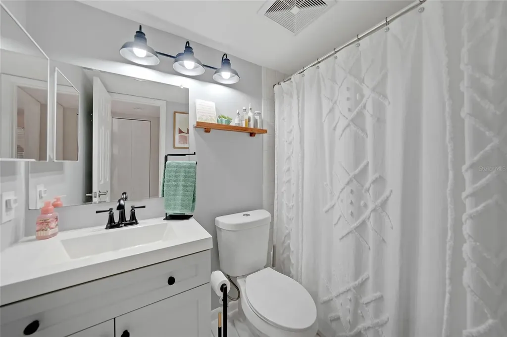 1591 Beach Road Englewood FL 34223