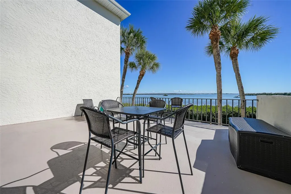 1591 Beach Road Englewood FL 34223