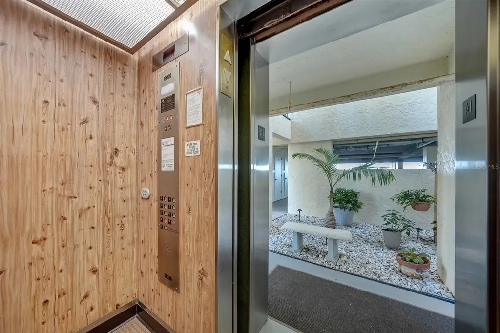 1591 Beach Road Englewood FL 34223