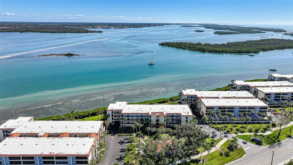 1591 Beach Road Englewood FL 34223