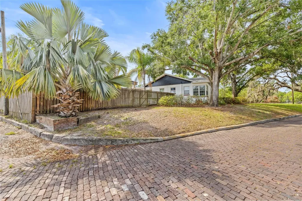 1023 W Ohio Avenue Tampa FL 33603