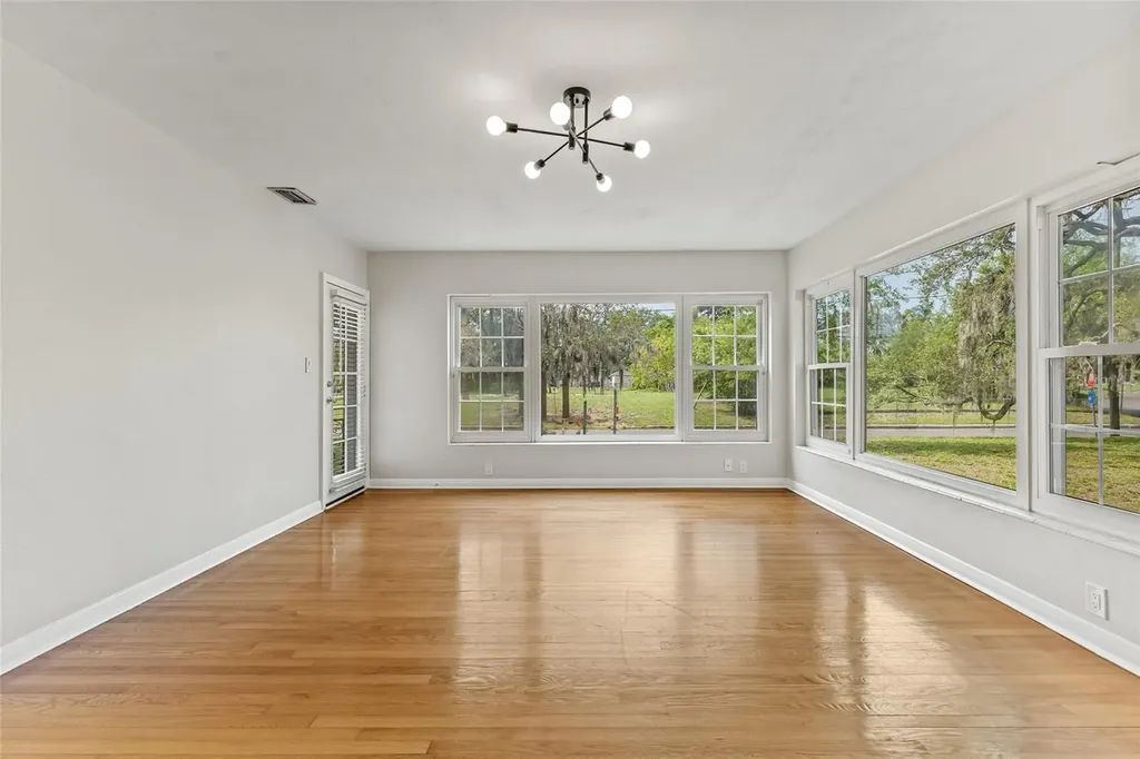 1023 W Ohio Avenue Tampa FL 33603
