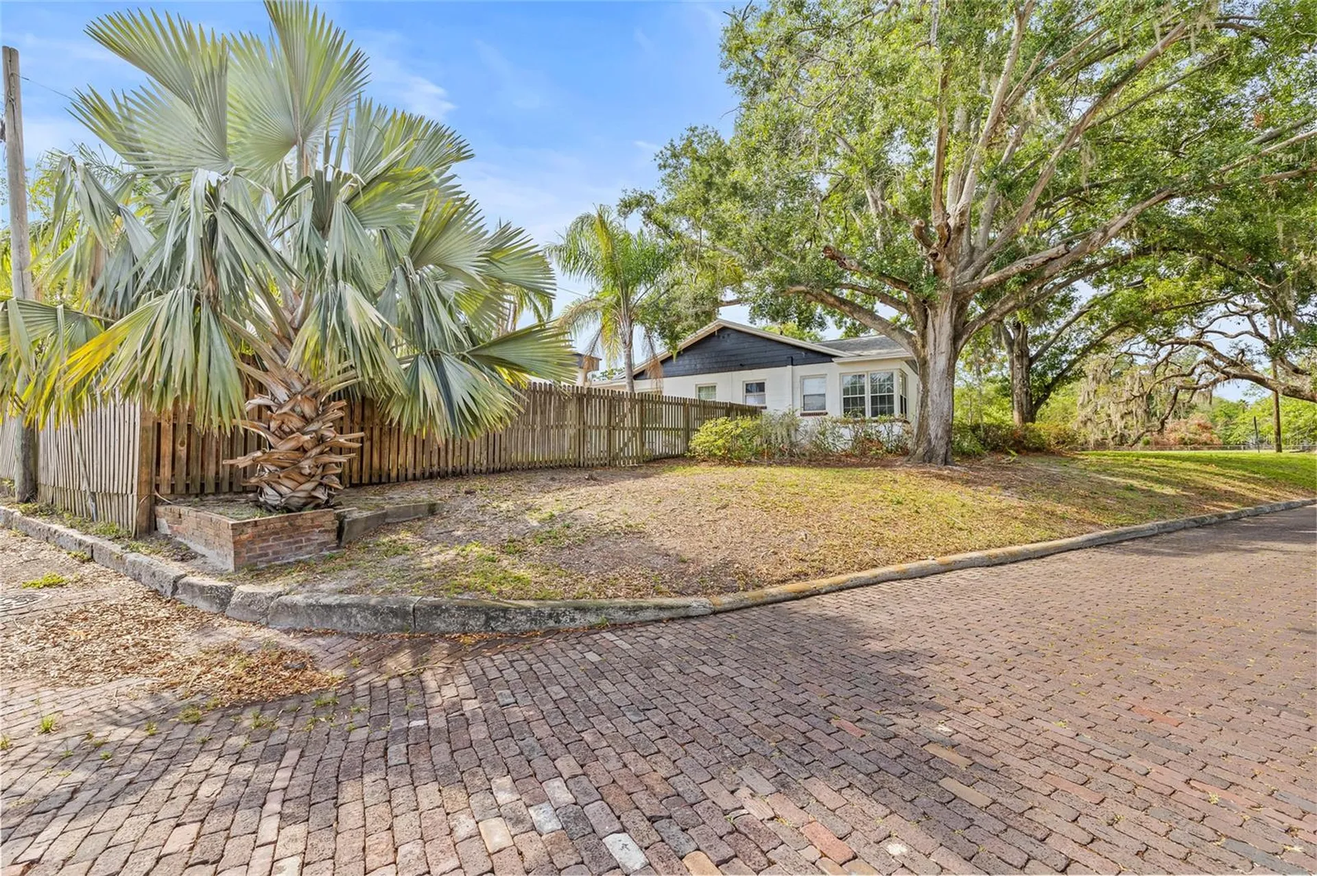 1023 W Ohio Avenue Tampa FL 33603