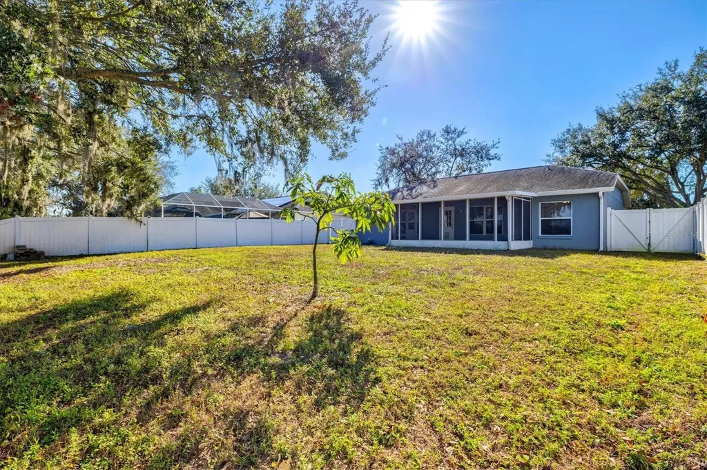 11203 2nd Avenue E Bradenton FL 34212