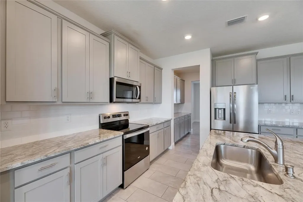 182 Mangrove Manor Drive Apollo Beach FL 33572