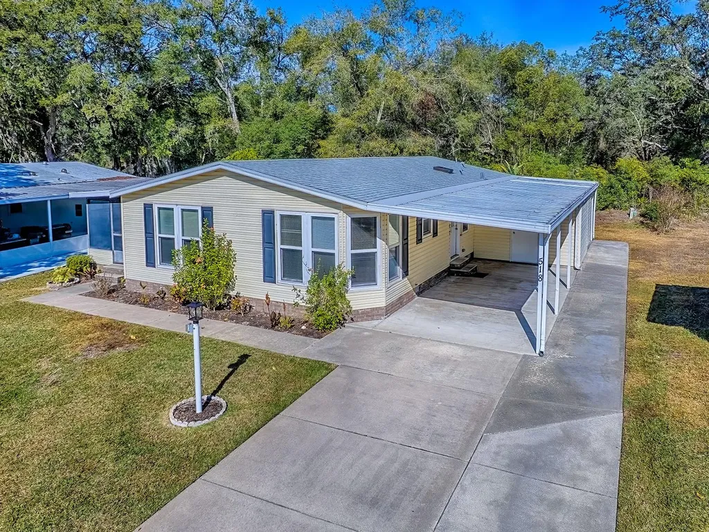 518 Saint Andrews Boulevard Lady Lake FL 32159