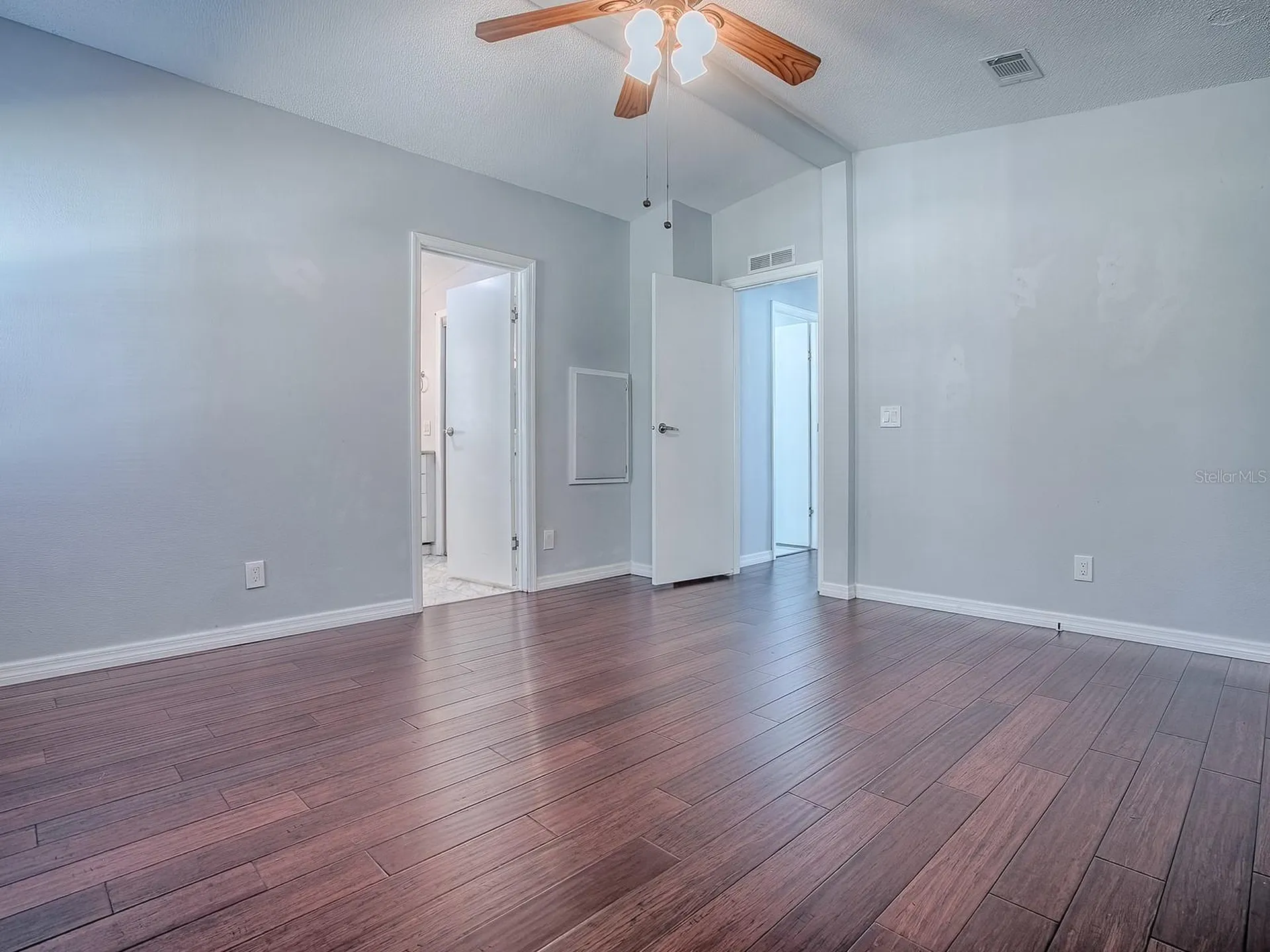 518 Saint Andrews Boulevard Lady Lake FL 32159