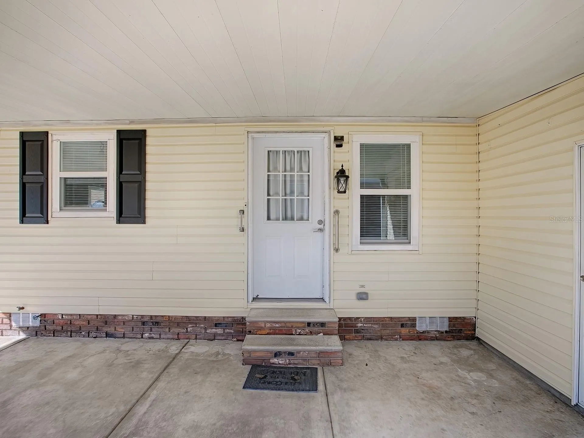 518 Saint Andrews Boulevard Lady Lake FL 32159