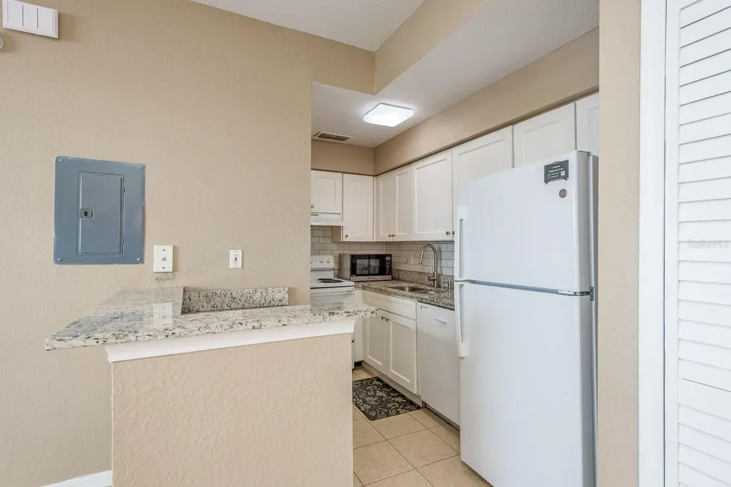 9170 Lake Chase Island Way Tampa FL 33626