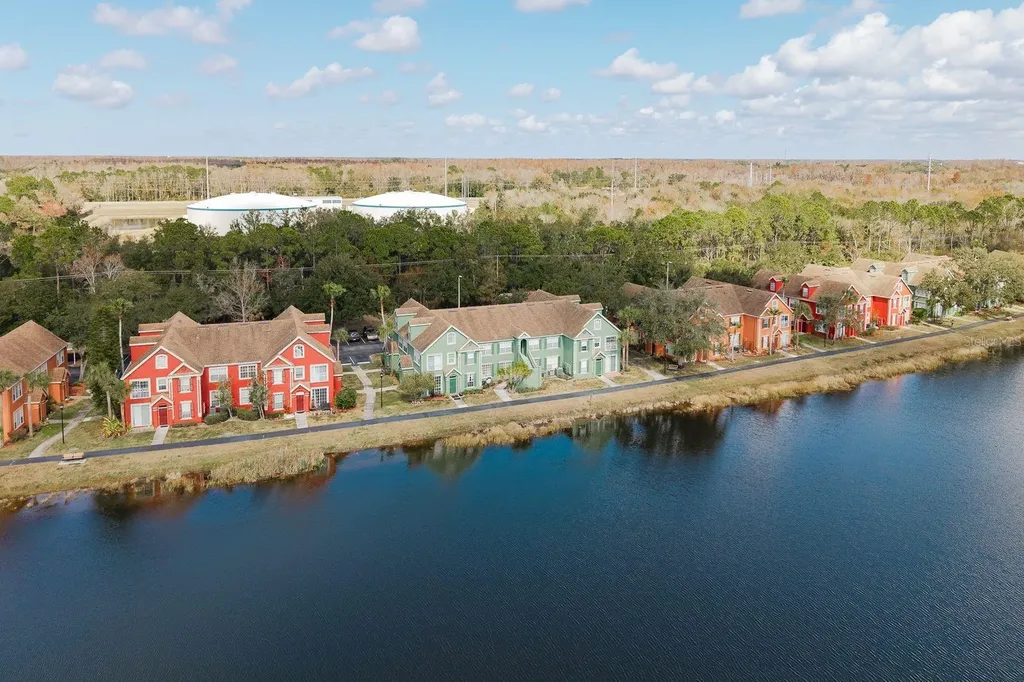 9170 Lake Chase Island Way Tampa FL 33626