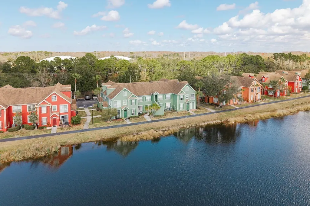 9170 Lake Chase Island Way Tampa FL 33626