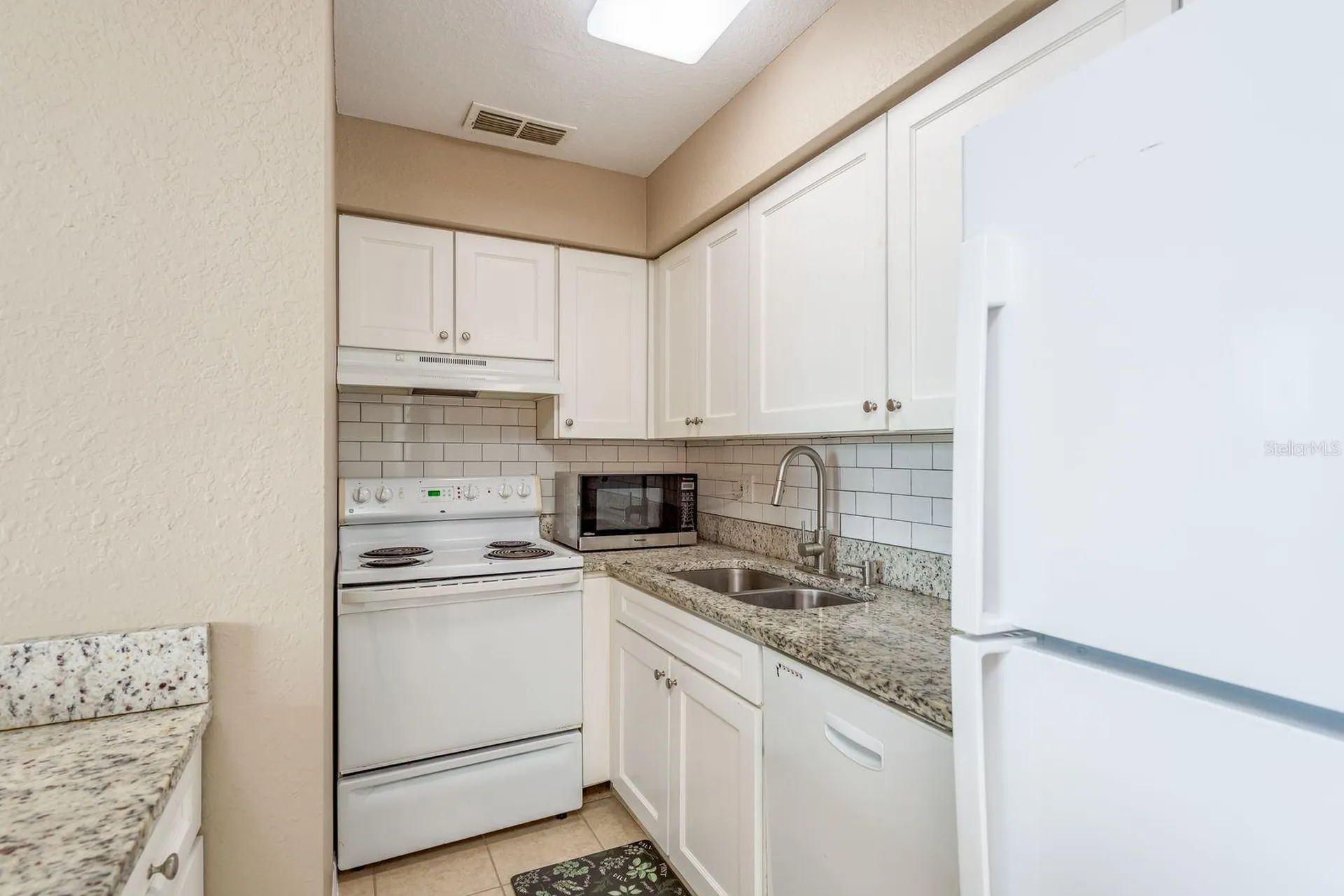 9170 Lake Chase Island Way Tampa FL 33626