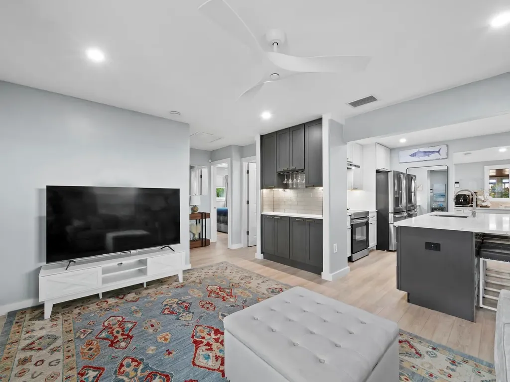 2421 Prospect Street Sarasota FL 34239