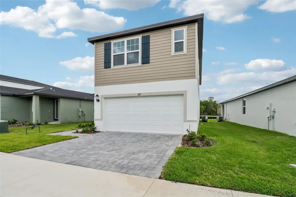 807 Sunshower Drive Lady Lake FL 32159