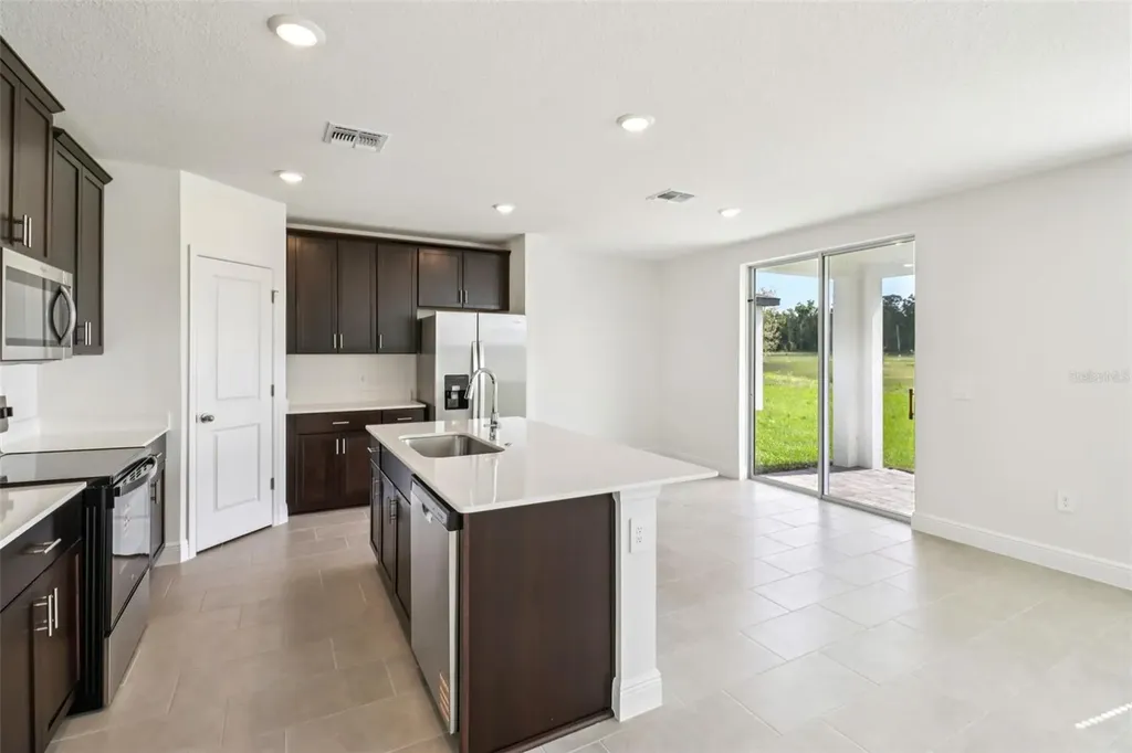 891 Sunshower Drive Lady Lake FL 32159