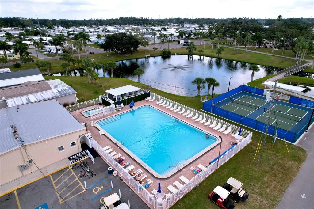 604 49th E Avenue E Bradenton FL 34203