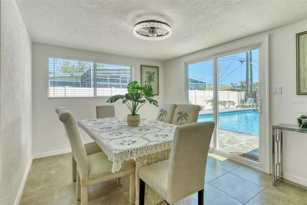 2605 Sunnybrook Drive Sarasota FL 34239
