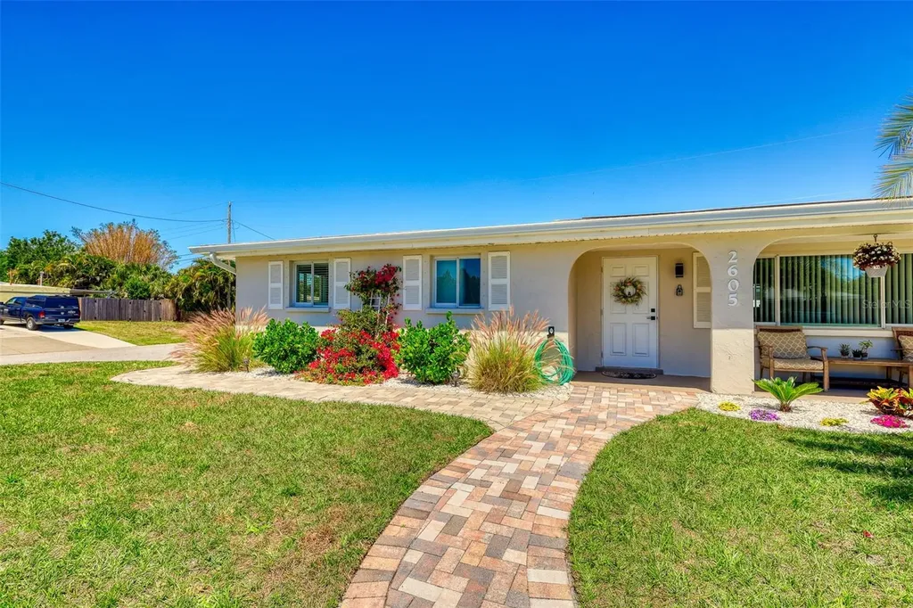 2605 Sunnybrook Drive Sarasota FL 34239