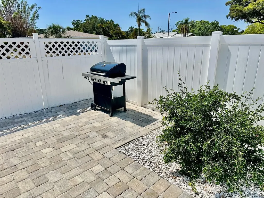2605 Sunnybrook Drive Sarasota FL 34239