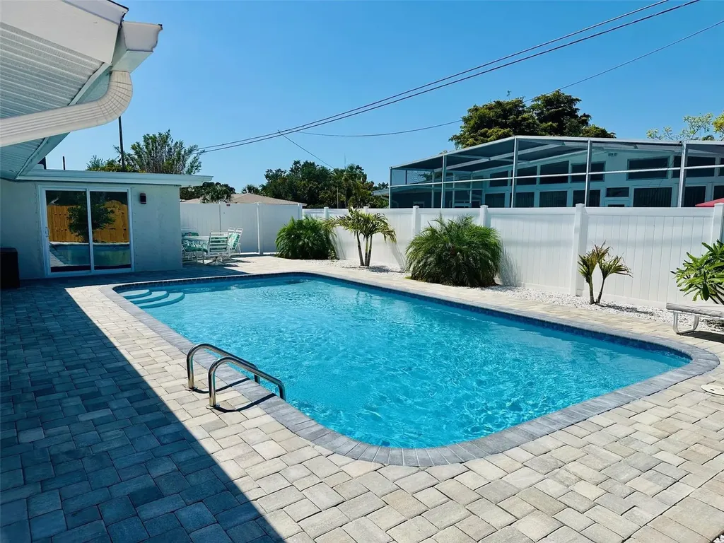 2605 Sunnybrook Drive Sarasota FL 34239