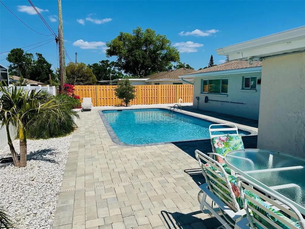 2605 Sunnybrook Drive Sarasota FL 34239